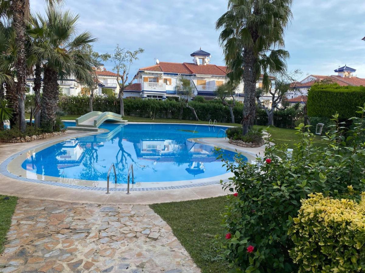Apartamento Pod Papugami Torrevieja Exterior foto