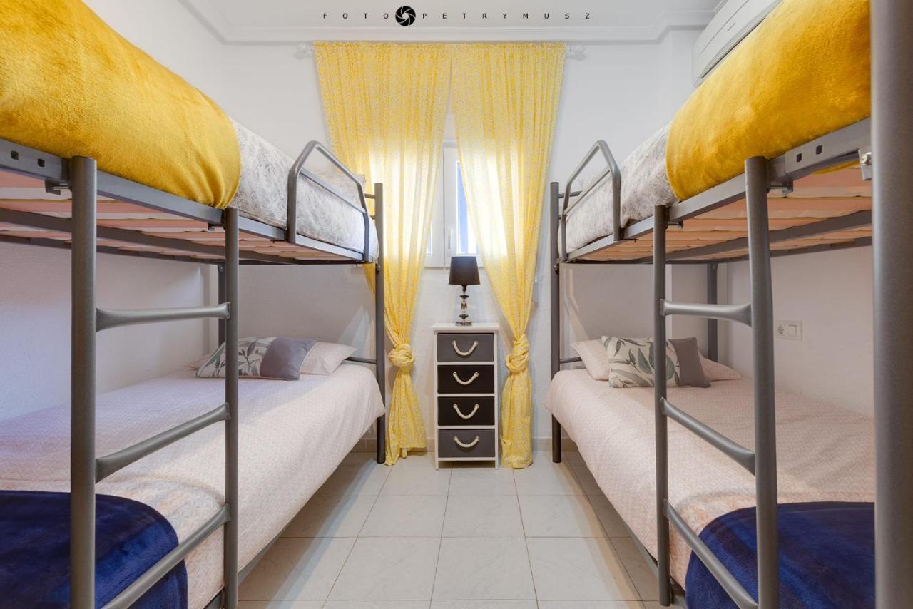 Apartamento Pod Papugami Torrevieja Exterior foto